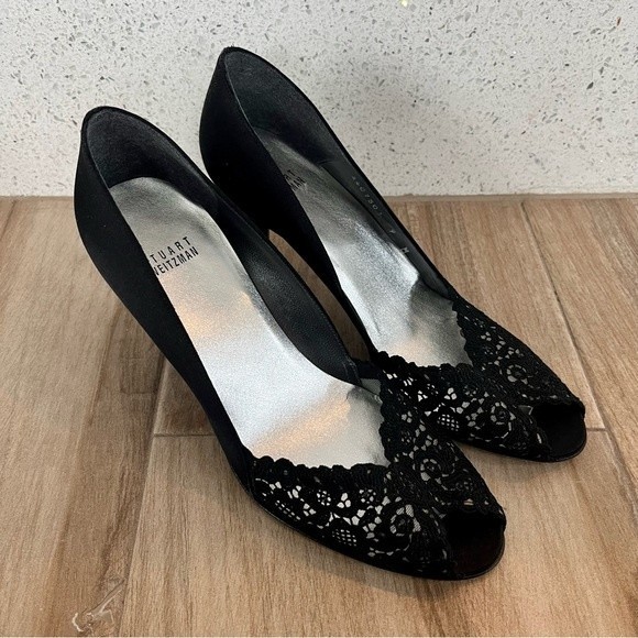 Stuart Weitzman Shoes - STUART WEITZMAN Lace/Satin Peep Toe Pumps Size 9
